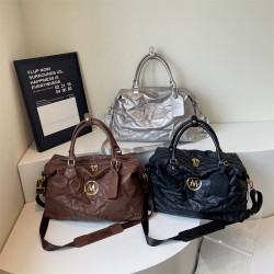 New personalized short-distance travel bag, trendy and fashionable handheld sports and fitness bag, large-capacity PU leather duffel bag New personalized short-distance travel bag, trendy and fashionable handheld sports and fitness bag, large-capacity PU leather duffel bag