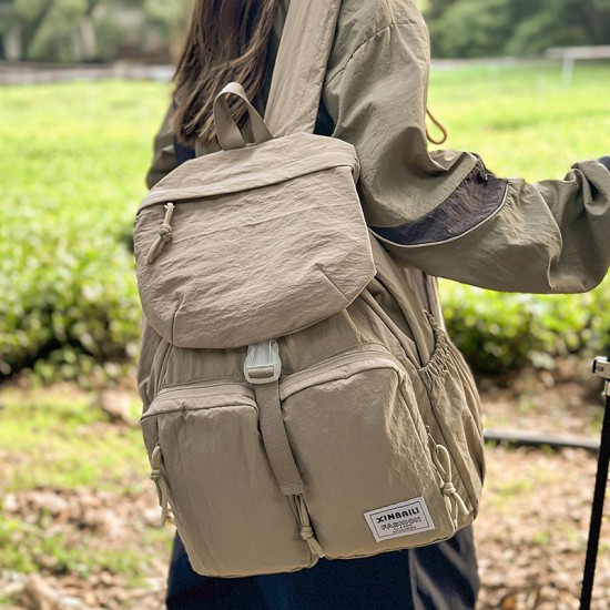 Outdoor leisure sports backpack, cycling and camping, large-capacity mountaineering backpack, versatile travel and commuting backpack for boys and girls