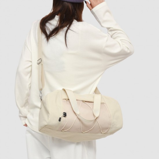 Stylish, trendy, cross-cord travel bag, simple, everyday outdoor travel bag. Stylish, trendy, cross-cord travel bag, simple, everyday outdoor travel bag.