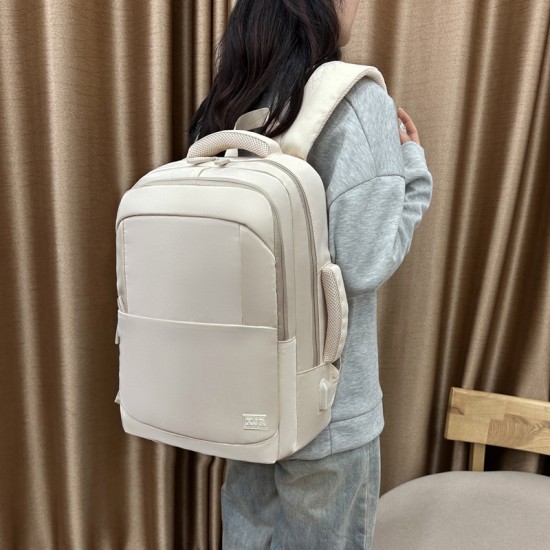 Stylish business laptop backpacks, simple student school bags, large-capacity commuter backpacks. Stylish business laptop backpacks, simple student school bags, large-capacity commuter backpacks.